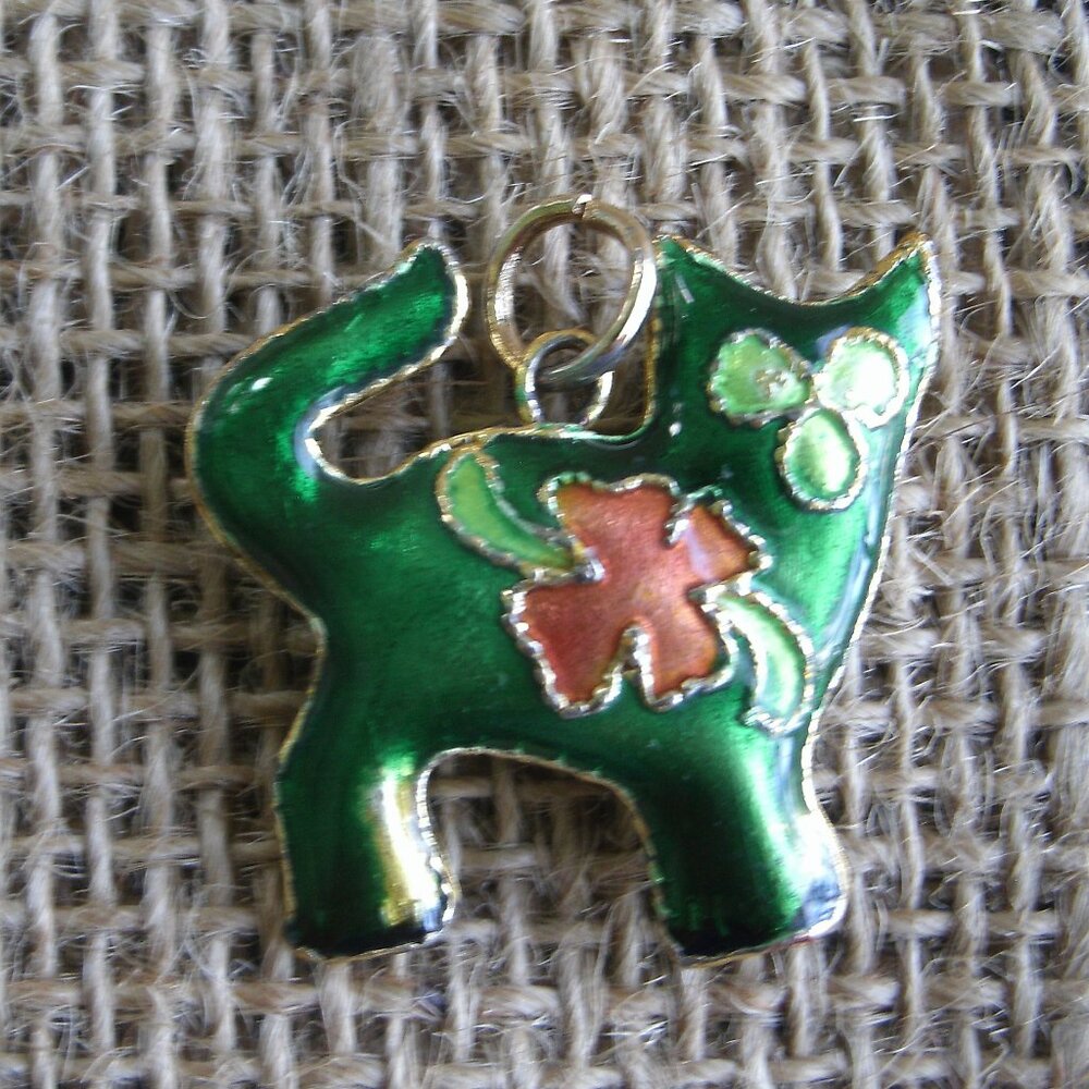 Green Floral Cloisonne Cat Goldtone Pendant - Picture 2 of 9
